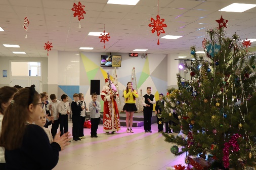 Новогодние концерты и праздники в Школе-ЭКОТЕХ.